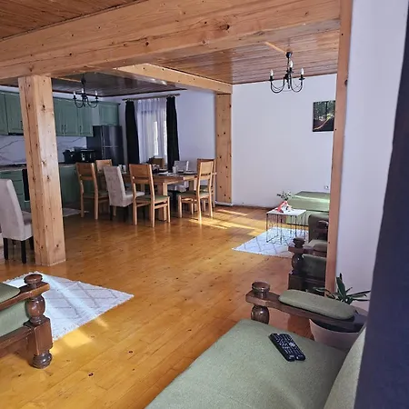 Holiday home Cezar Budureasa